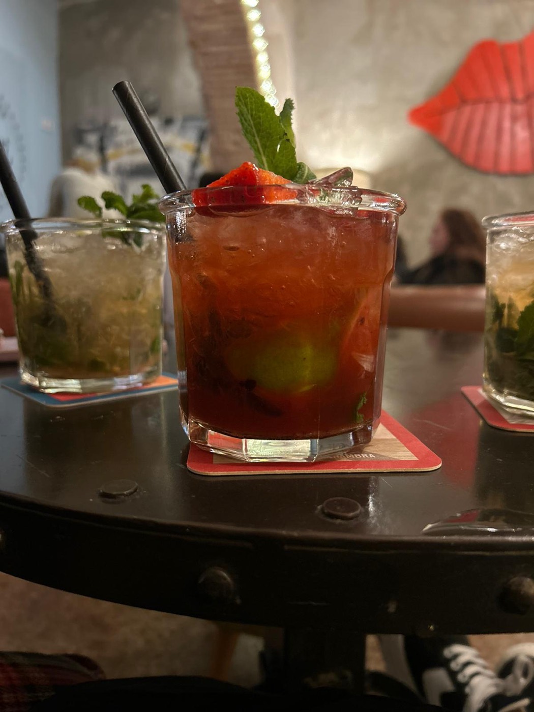 Cócteles con hierbabuena y fresa